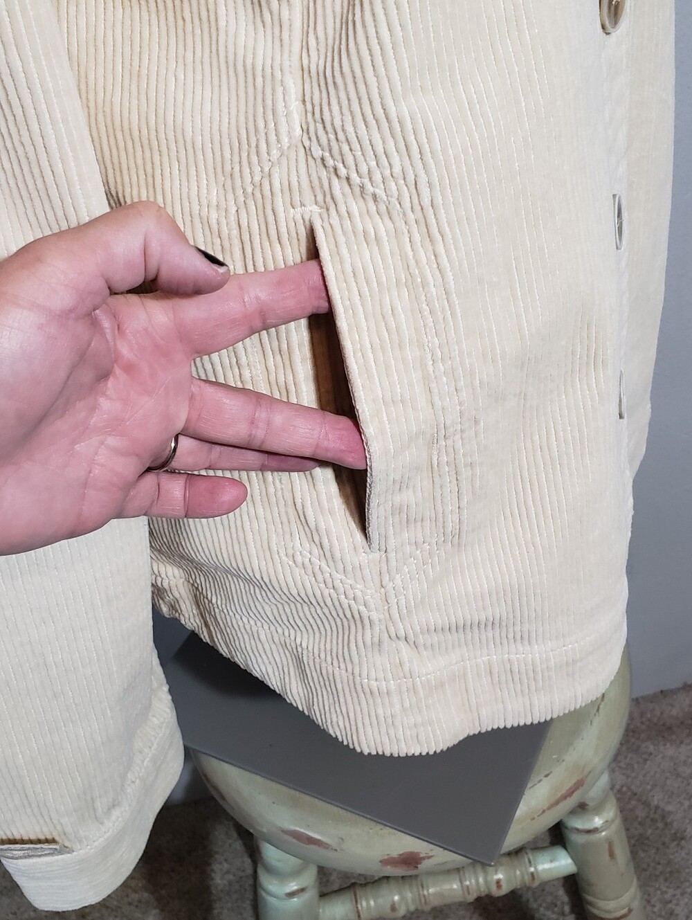 Cabi Scout Jacket 4493 Ivory Corduroy Shirt Jacket Shacket Cream Boho Size Large - Picture 3 of 9